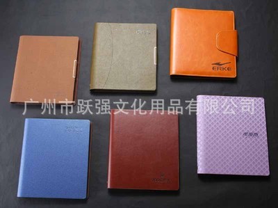 精致生活，記錄每一刻 五金裝飾細(xì)膩油邊高檔仿皮活頁筆記本